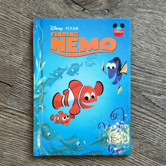 SPECIAL!! 3/$21 Books 📚 Vintage Lot of 2 Y2K Disney books early 2000’s - Picture 3 of 6